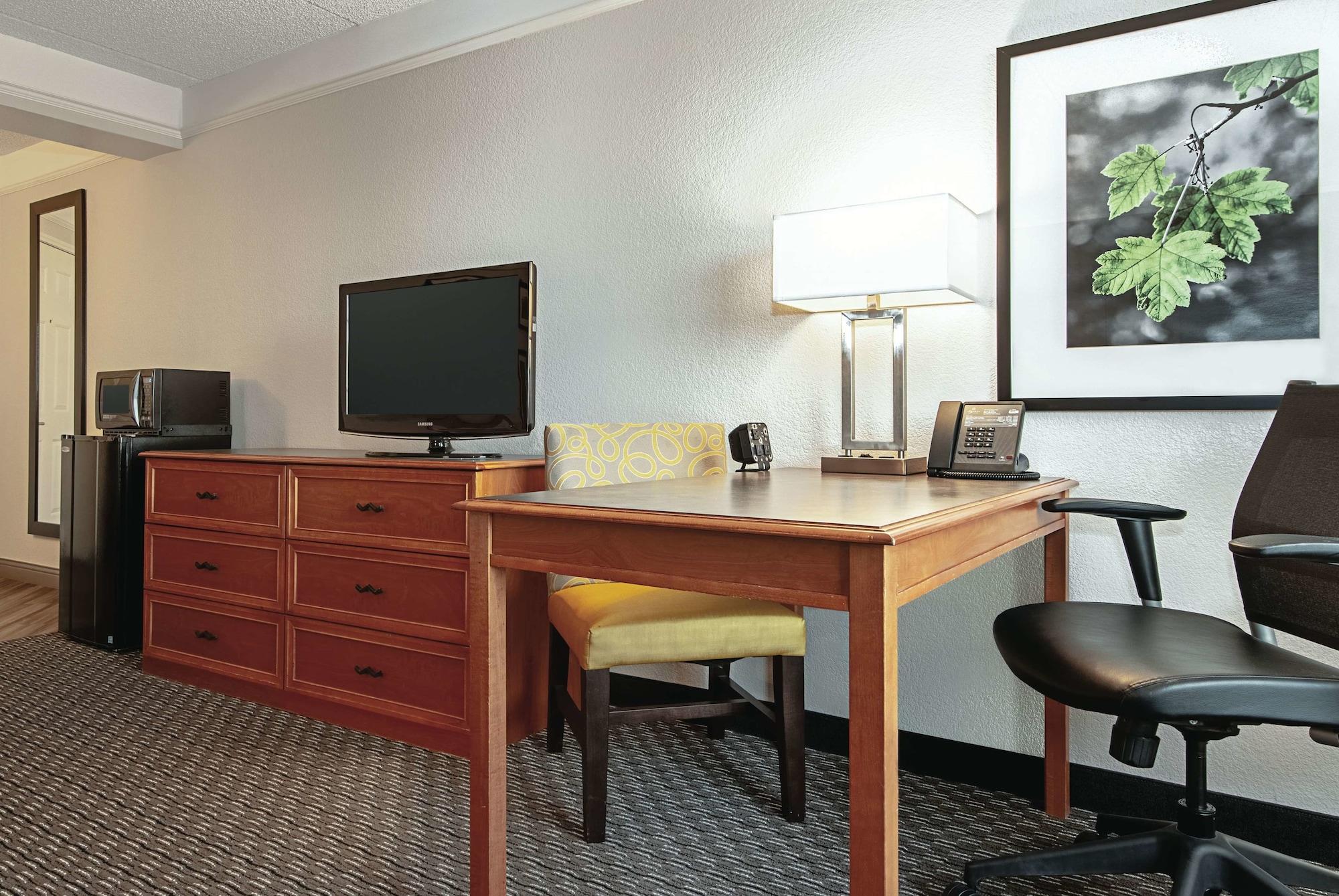 La Quinta Inn & Suites By Wyndham Ontario Airport Εξωτερικό φωτογραφία