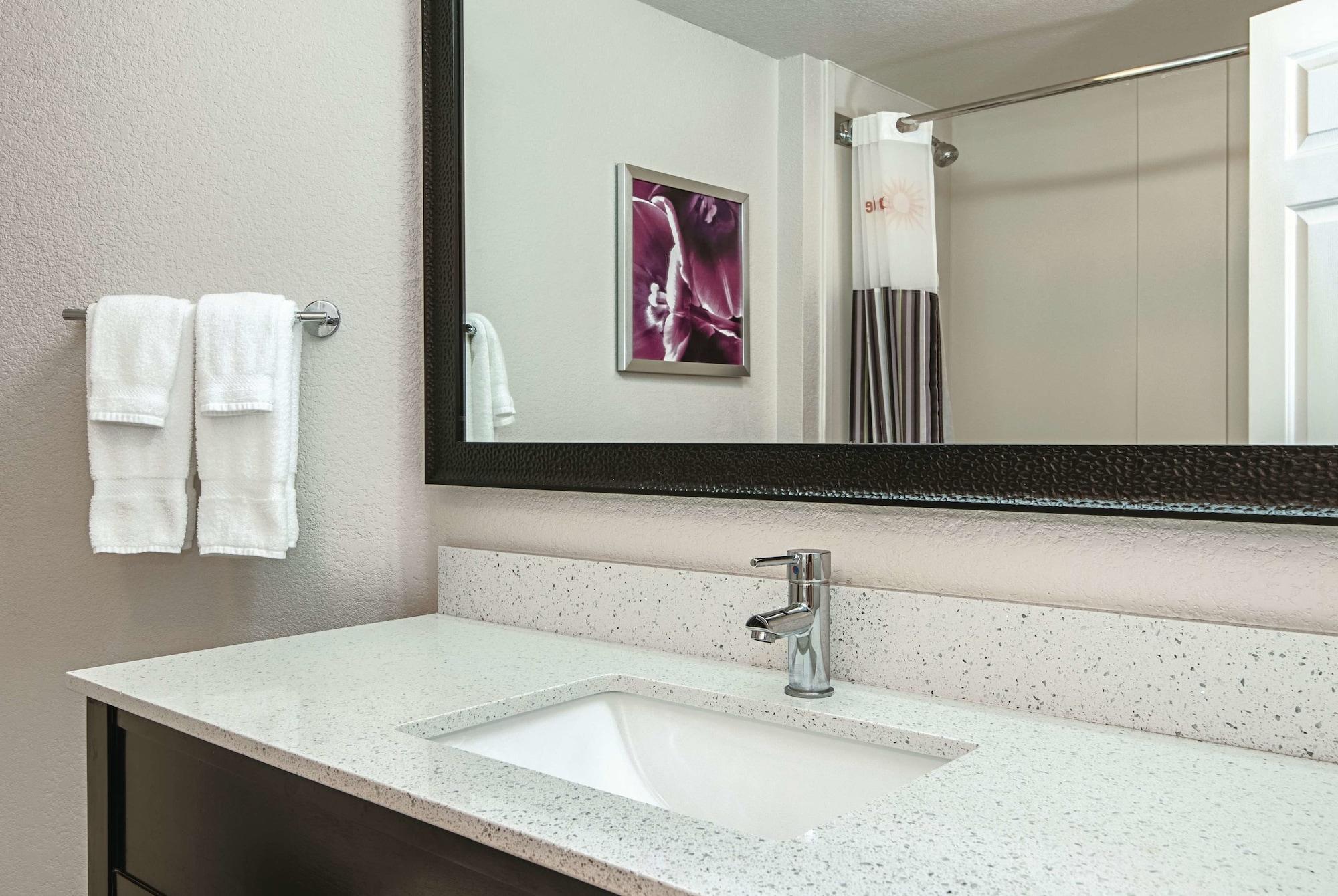 La Quinta Inn & Suites By Wyndham Ontario Airport Εξωτερικό φωτογραφία