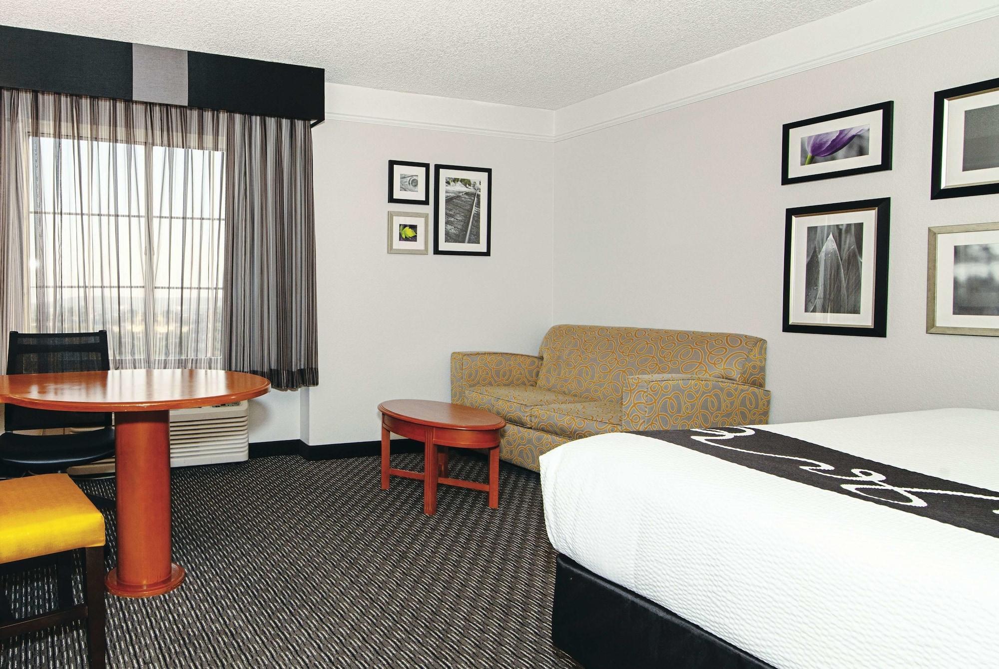 La Quinta Inn & Suites By Wyndham Ontario Airport Εξωτερικό φωτογραφία