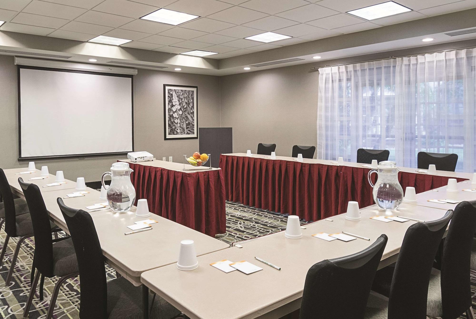 La Quinta Inn & Suites By Wyndham Ontario Airport Εξωτερικό φωτογραφία