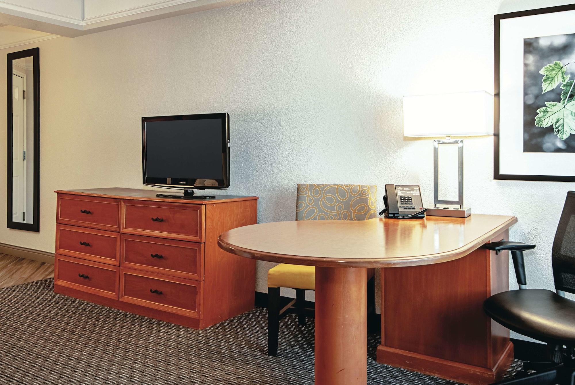 La Quinta Inn & Suites By Wyndham Ontario Airport Εξωτερικό φωτογραφία