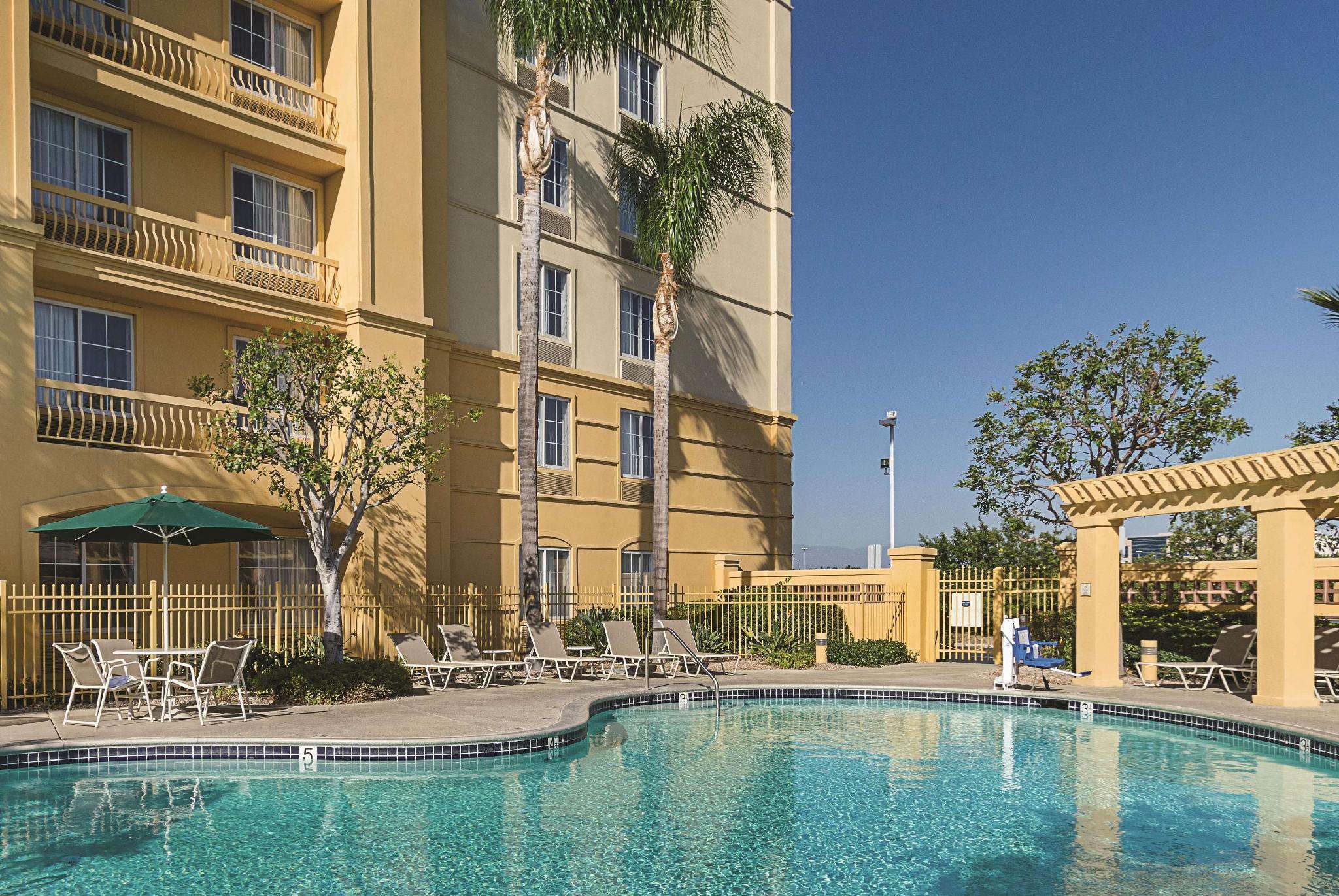 La Quinta Inn & Suites By Wyndham Ontario Airport Εξωτερικό φωτογραφία