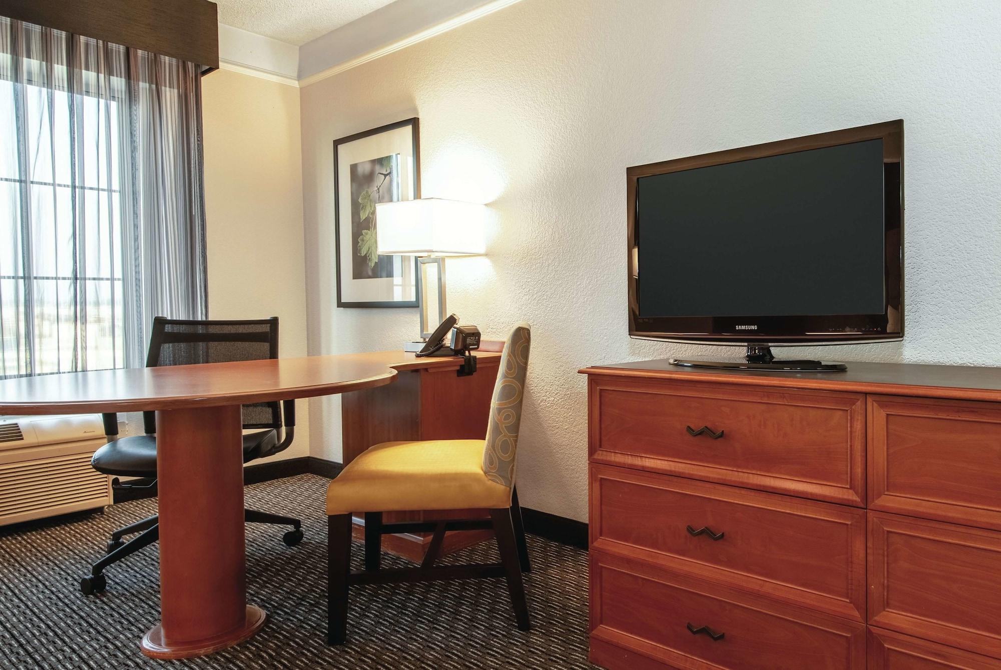 La Quinta Inn & Suites By Wyndham Ontario Airport Εξωτερικό φωτογραφία