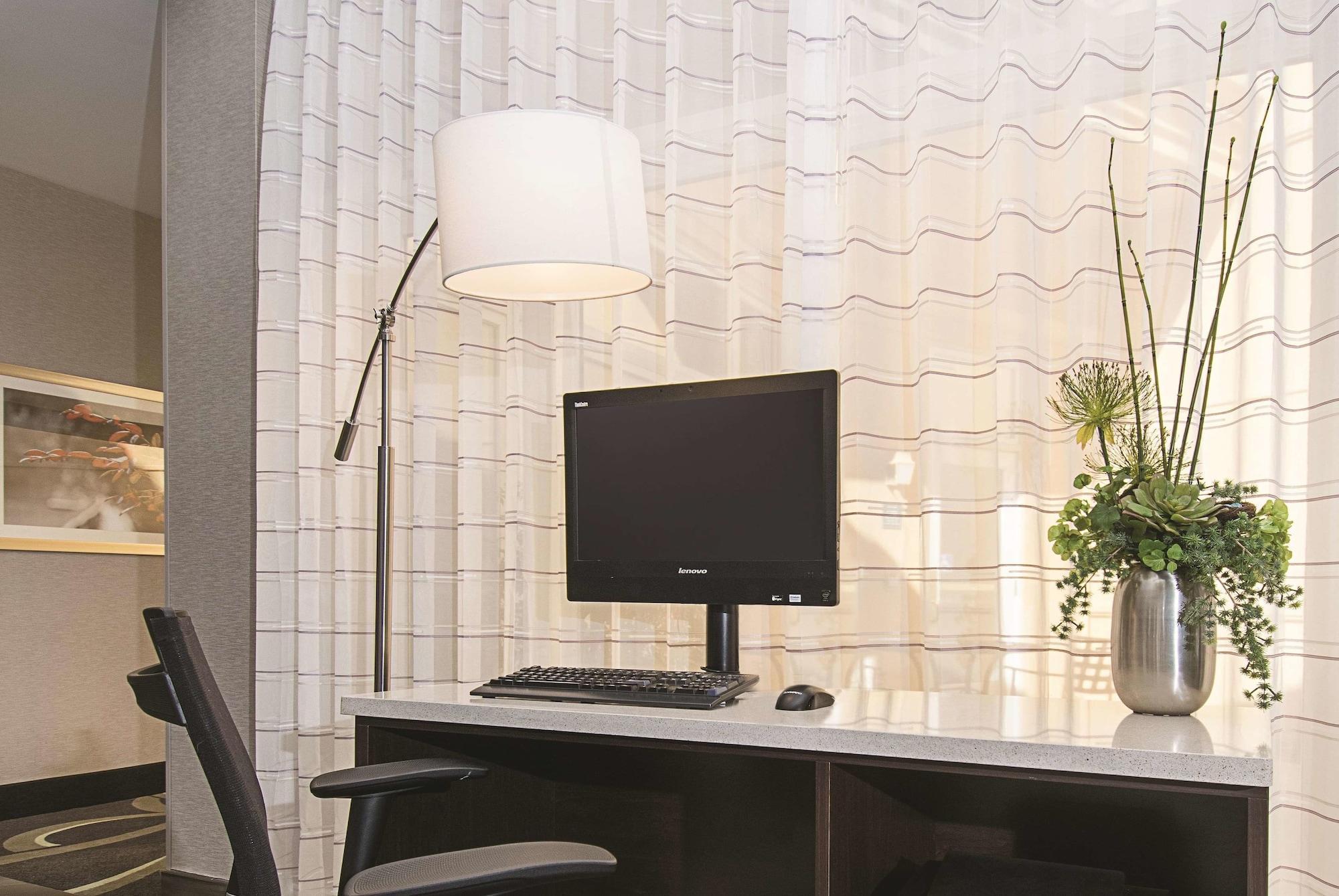 La Quinta Inn & Suites By Wyndham Ontario Airport Εξωτερικό φωτογραφία