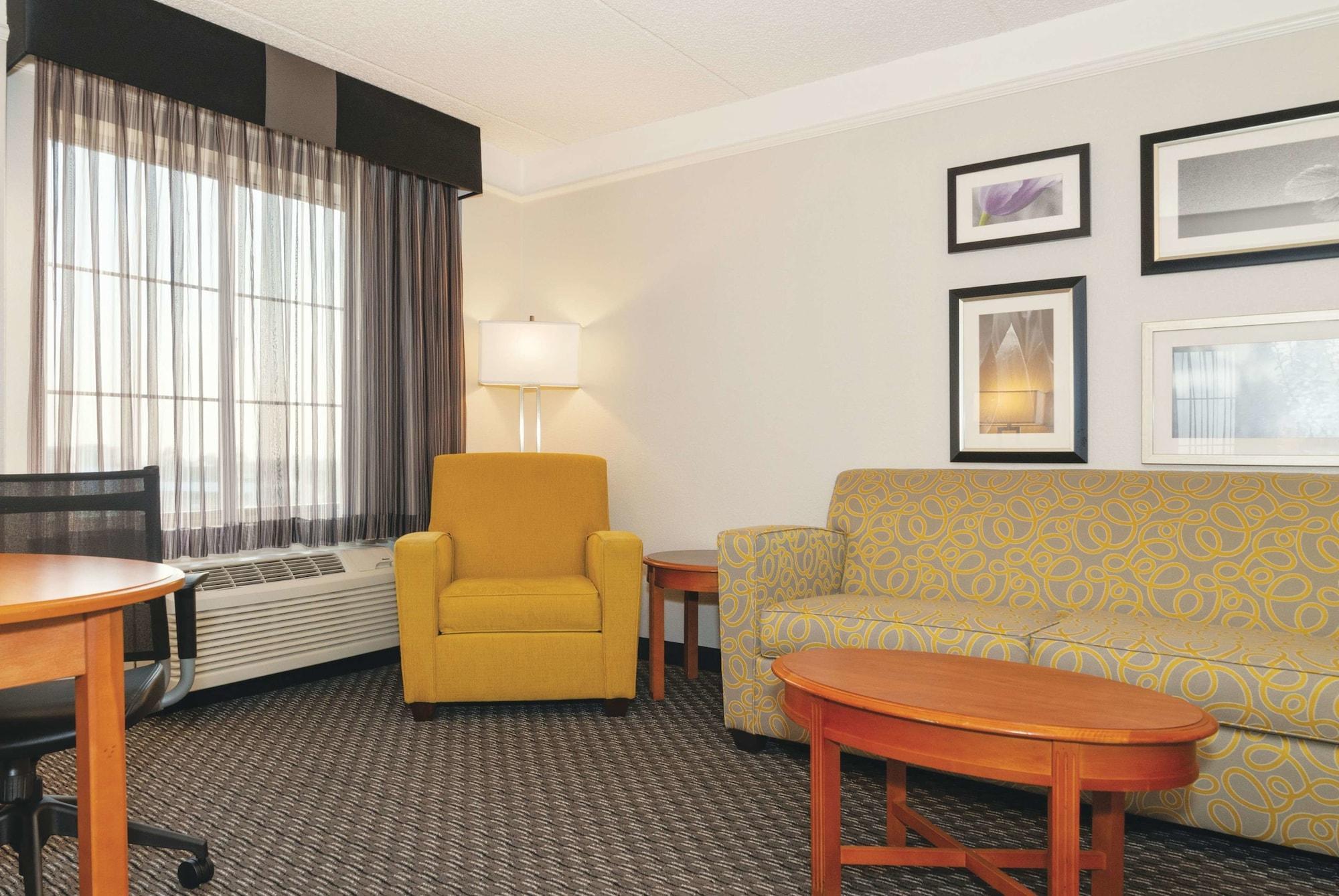 La Quinta Inn & Suites By Wyndham Ontario Airport Εξωτερικό φωτογραφία