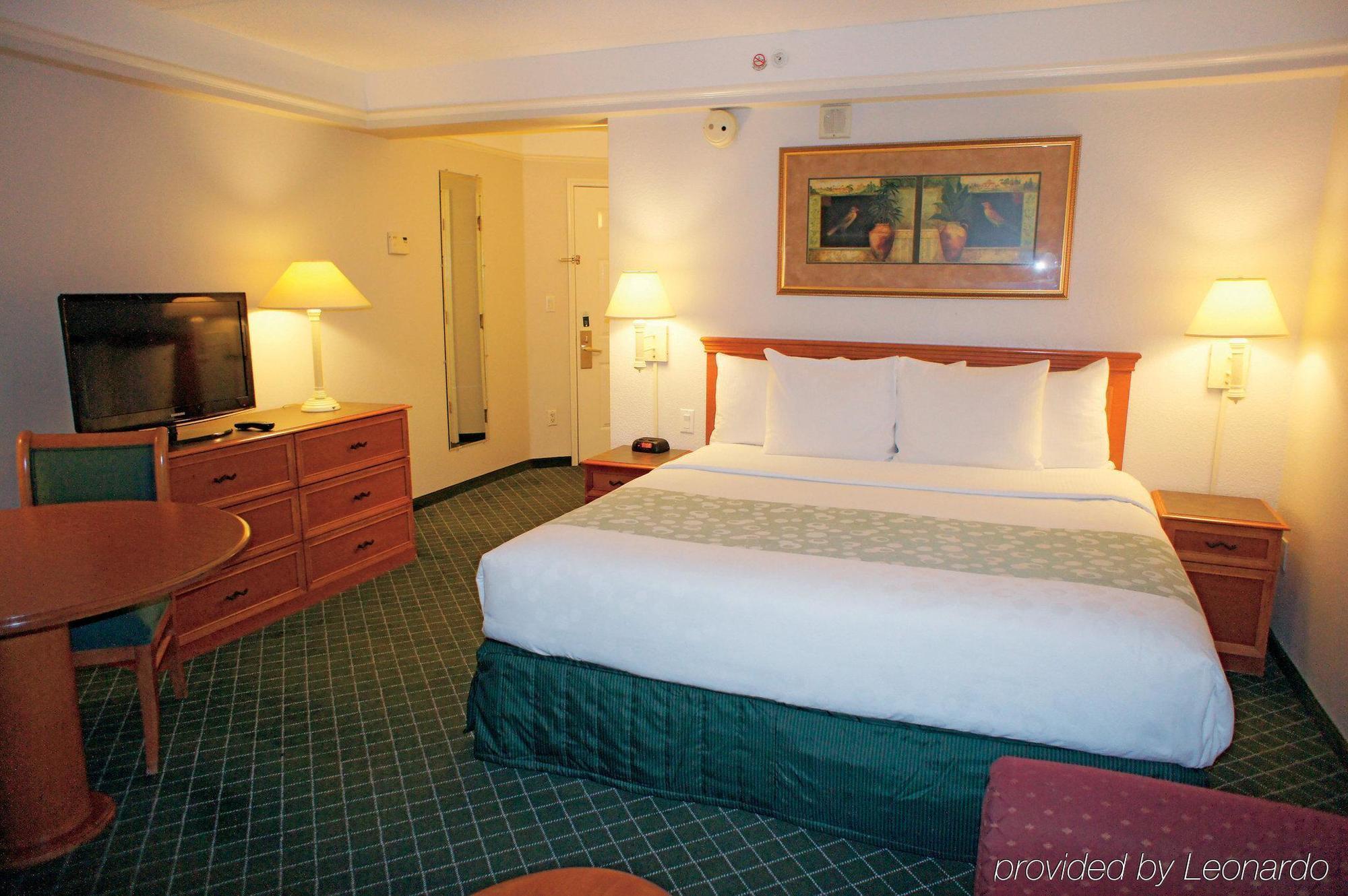 La Quinta Inn & Suites By Wyndham Ontario Airport Εξωτερικό φωτογραφία