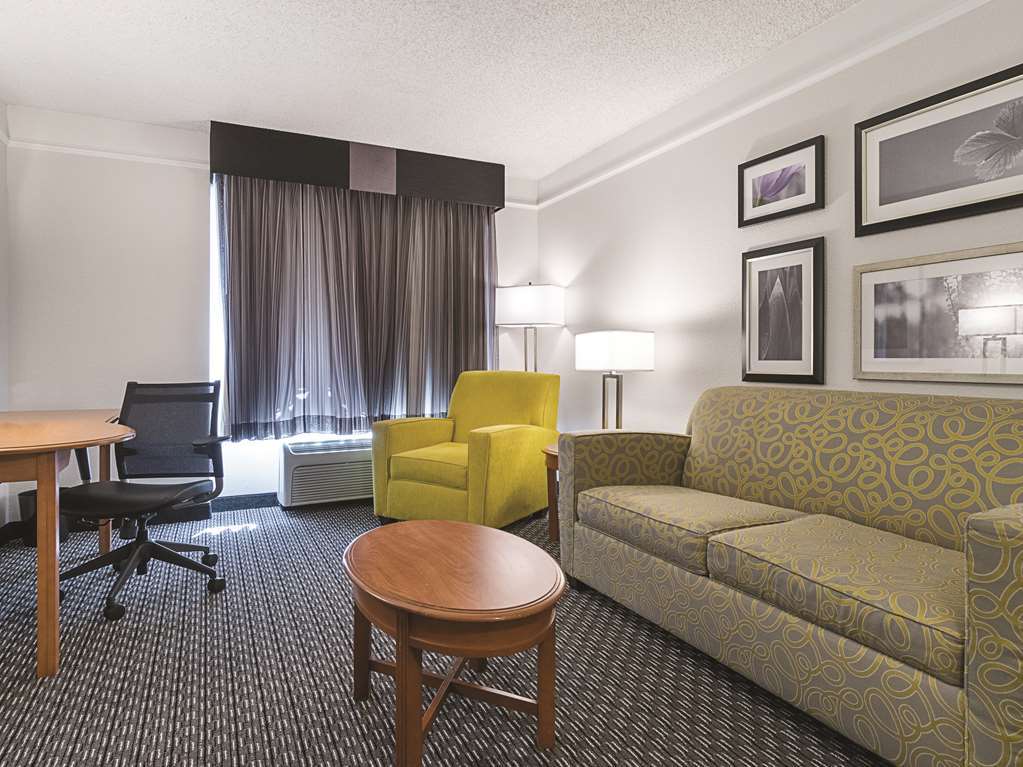 La Quinta Inn & Suites By Wyndham Ontario Airport Δωμάτιο φωτογραφία